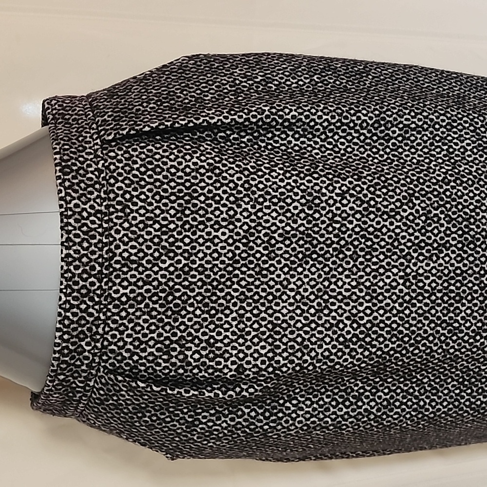 Yves St. Laurent Black and White Patterned Wool Pencil Skirt - Picture 2 of 15